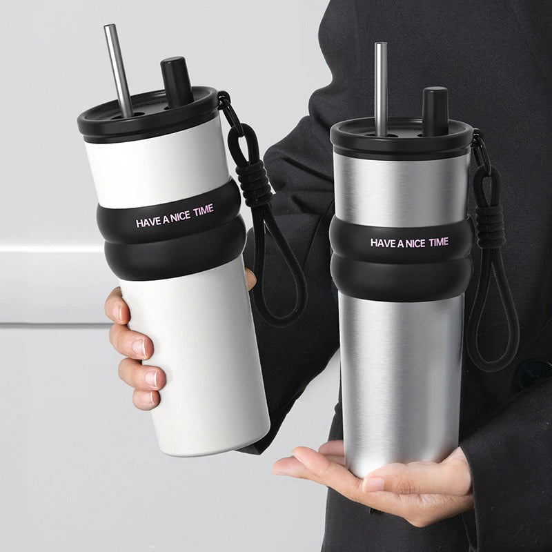 Cup isotherme nomade Épuré et design avec paille intégrée