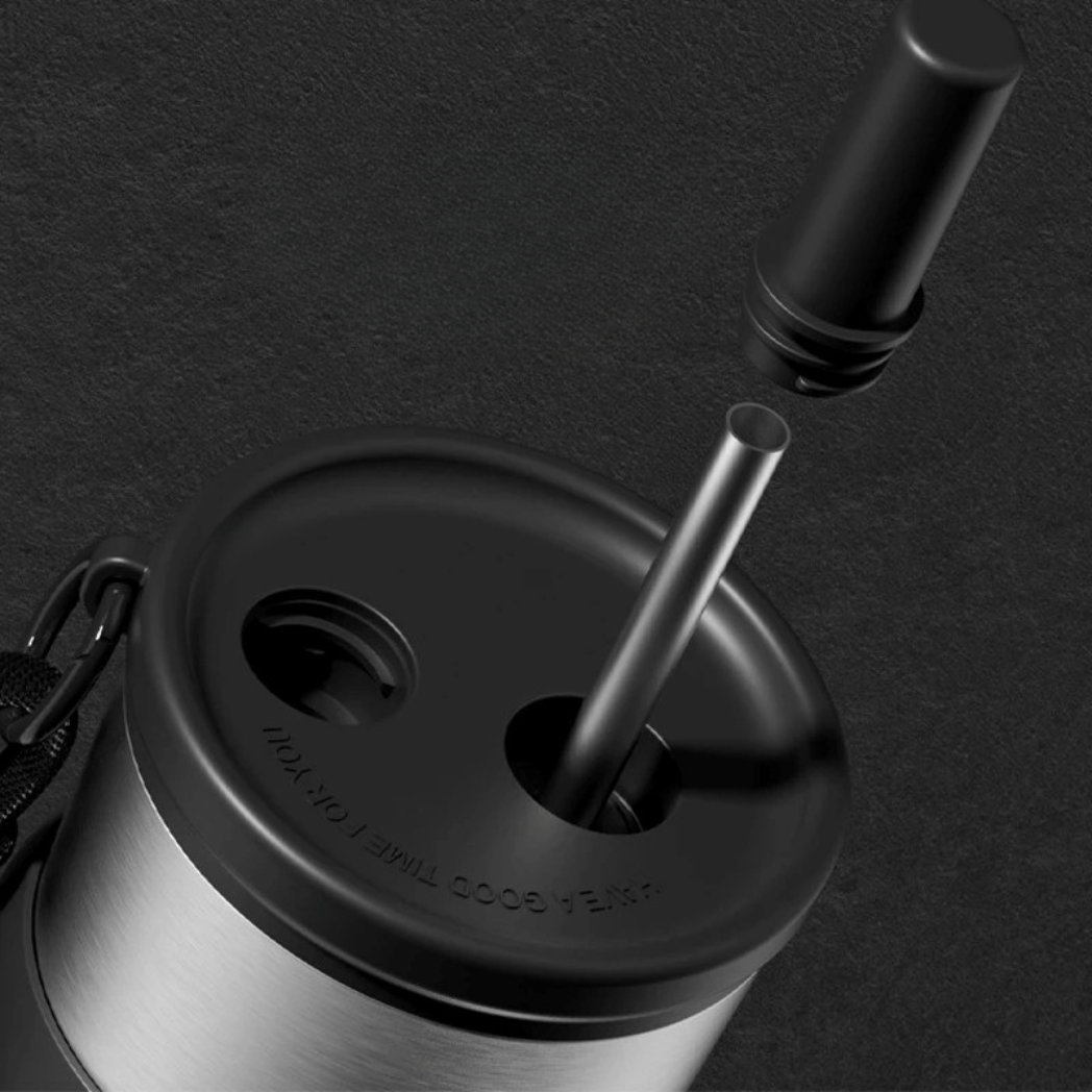 Cup isotherme nomade  Épuré et design avec paille intégrée